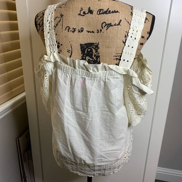 NWOT Vince Camuto Eyelet Cold Shoulder Blouse - Picture 11 of 15